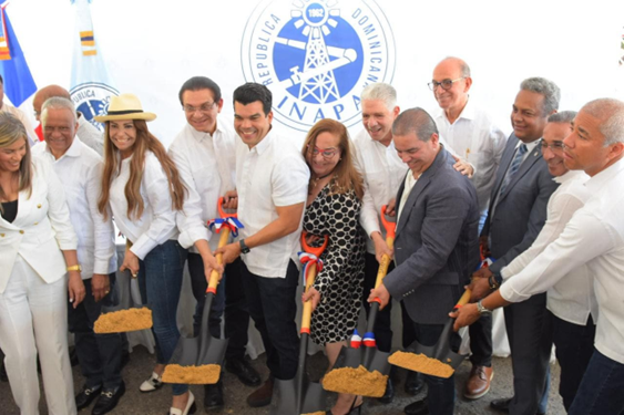 Dejan iniciados trabajos construcción del alcantarillado sanitario de Licey al Medio