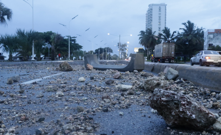 Centro Nacional de Huracanes pronostica debilitamiento del huracán Beryl