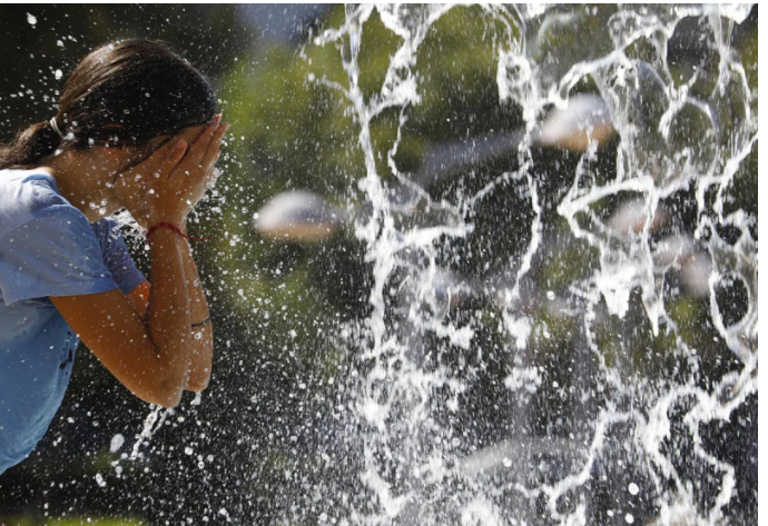 Médicos aconsejan medidas ante intensa ola de calor que puede provocar infartos