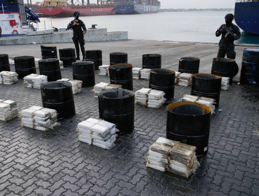 Detienen dos hombres vinculados a cargamento de cocaína decomisado en puerto Caucedo