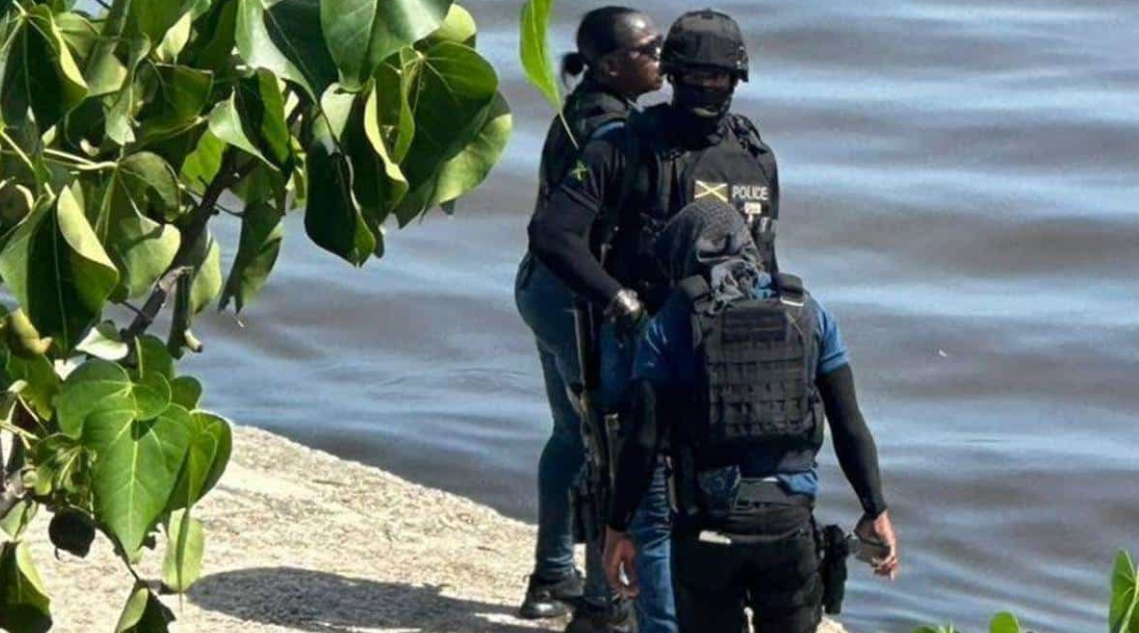 Cinco atracadores de un camión blindado mueren en un tiroteo contra la Policía en Jamaica