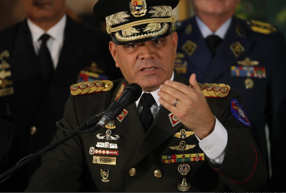 Militares de Venezuela cierran filas con Maduro y reiteran su "absoluta lealtad"