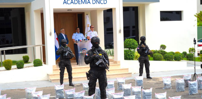 DNCD captura a 4 hombres con mil kilos de cocaína