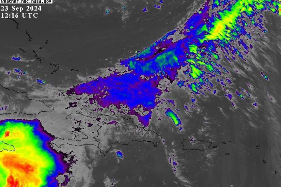 Temperaturas continuarán calurosas y se esperan lluvias hacia el interior del país