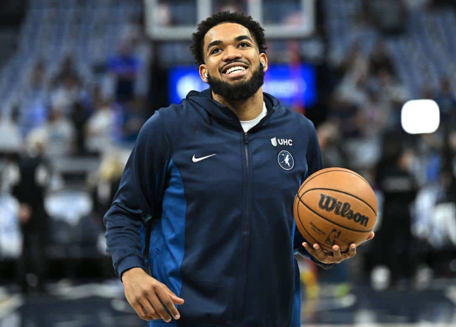 Los Knicks oficializan la llegada de Karl-Anthony Towns a Nueva York