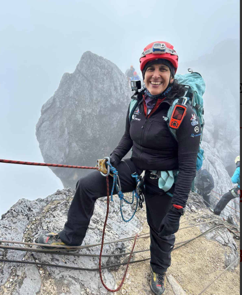 Thais Herrera se convierte en la primera dominicana en escalar las "Siete Cimas""