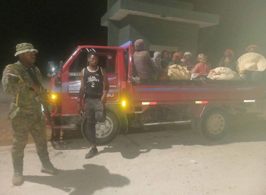 Militares detienen a 58 haitianos indocumentados en las provincias San Juan y Pedernales
