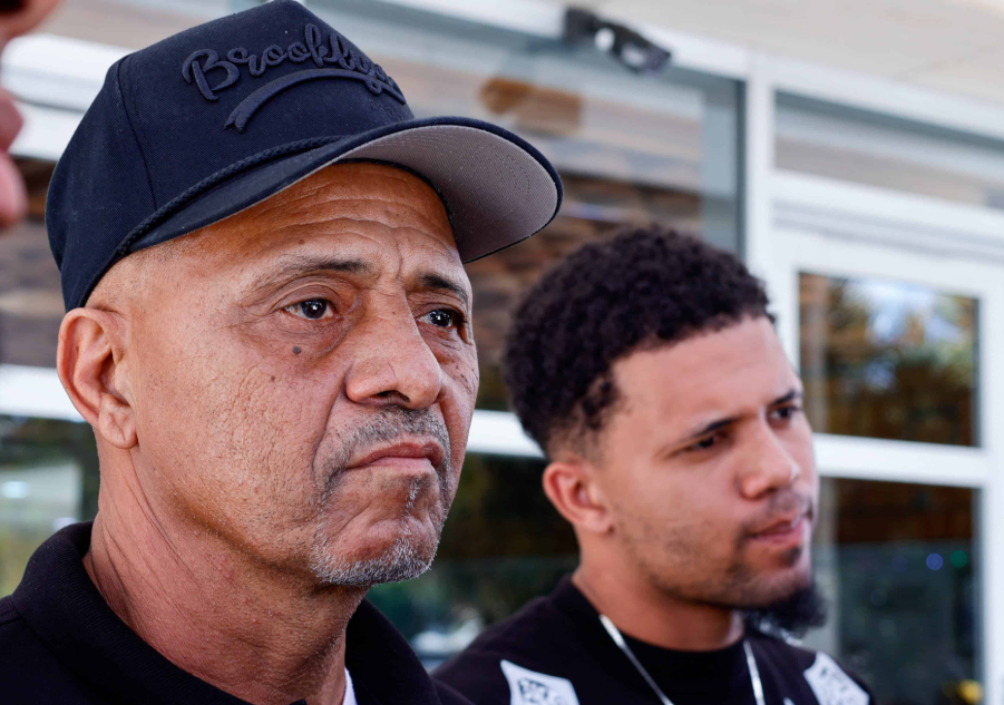 Familia de prospecto Ismael Ureña Pérez acude a una cita en la Procuraduría General de la República