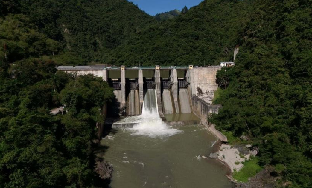 El COE mantiene en alerta 10 provincias por aguaceros que continuarán este martes y el miércoles