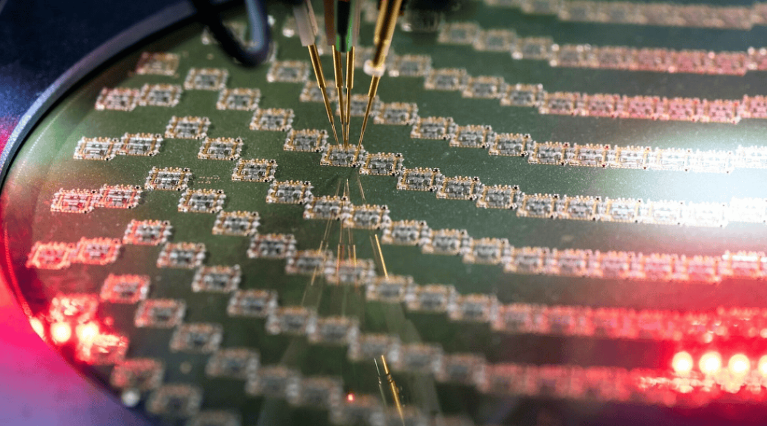 EE.UU. anuncia una nueva investigación contra los llamados semiconductores maduros chinos