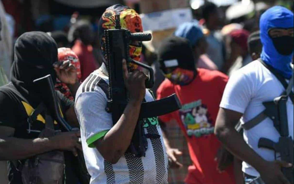 Elevan a 207 el número de víctimas de masacre en Haití por banda que las acusó de hechicería