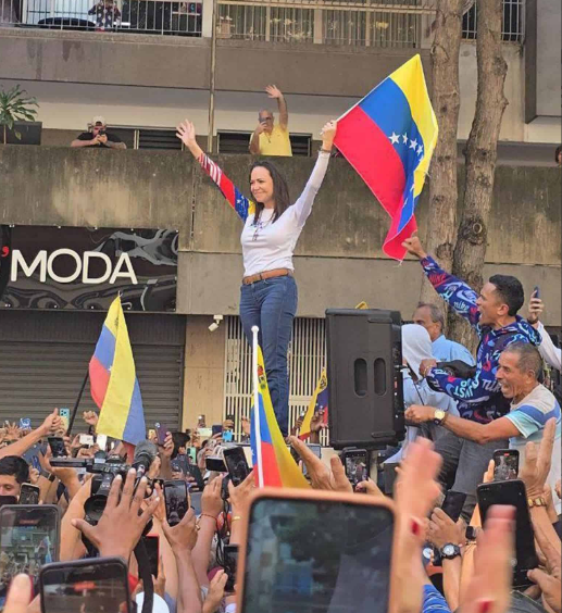 María Corina Machado reaparece en una protesta en Caracas tras 133 días de clandestinidad