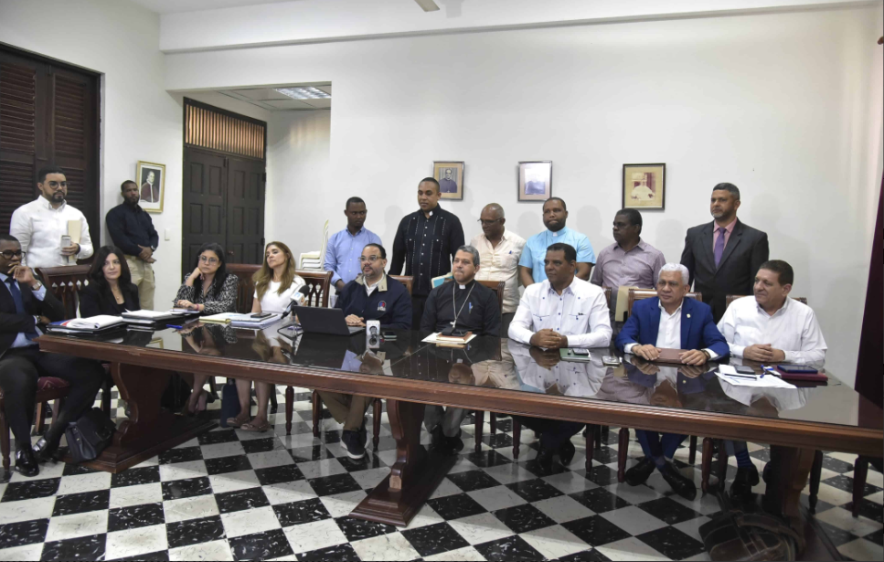 Barrick se compromete a revisar las normas relativas al reasentamiento de los campesinos de Sánchez