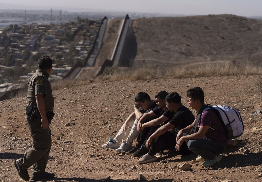 Estados de EE. UU. buscan pagar recompensa de mil dólares por delatar a indocumentados