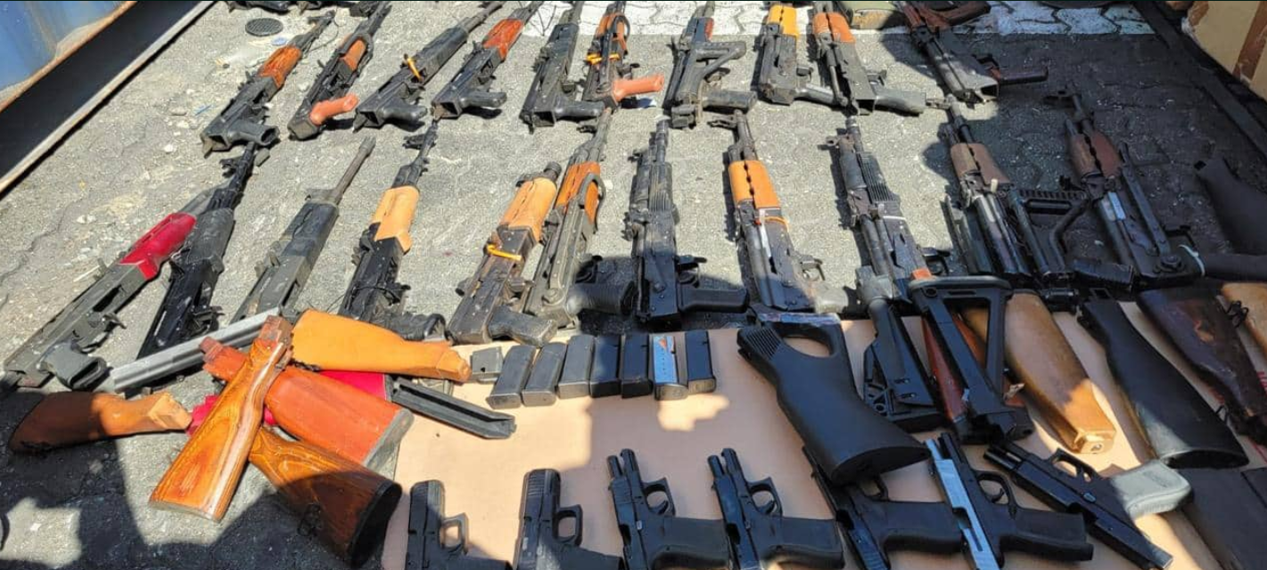 Aduanas decomisa 37 armas de fuego de contrabando en el puerto de Haina proveniente de Brooklyn