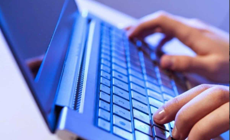 Usuarios de Viva llevan cuatro días sin servicio por una avería masiva