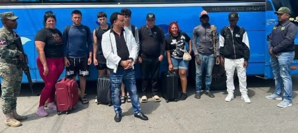Detienen a cinco cubanos y tres haitianos que intentaron entrar al país por Dajabón