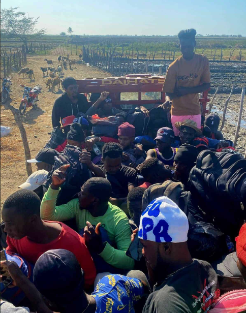 El Ejército encuentra 35 haitianos ocultos en una casa en Montecristi