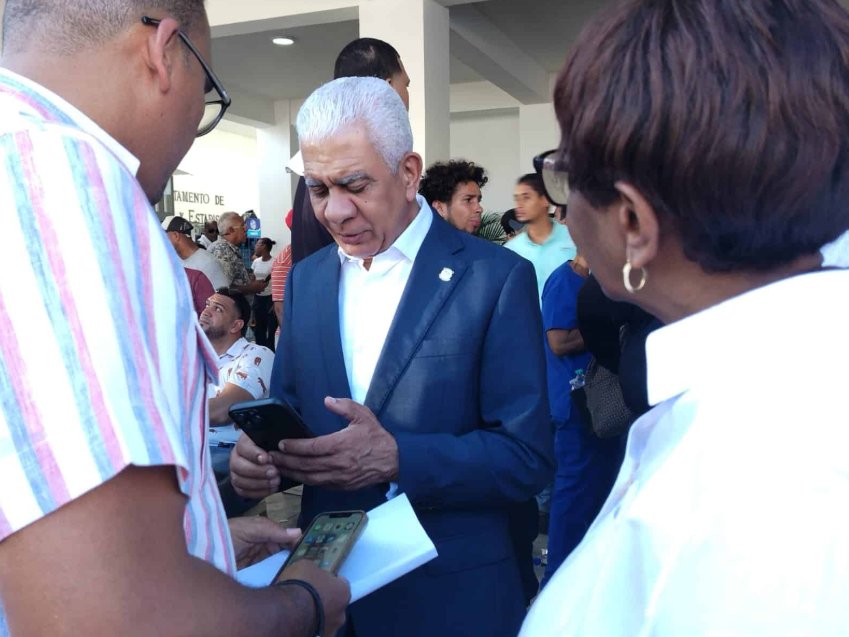 El presidente del Senado identifica amigo de su provincia fallecido en derrumbe del Jet Set