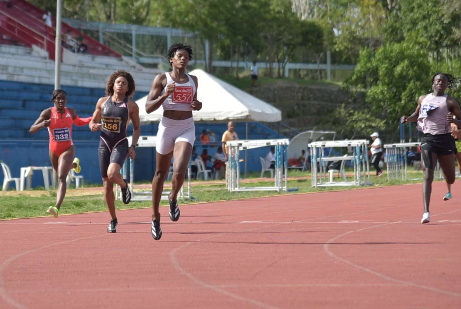 Marileidy arrasa en los 200 metros de los Juegos Militares