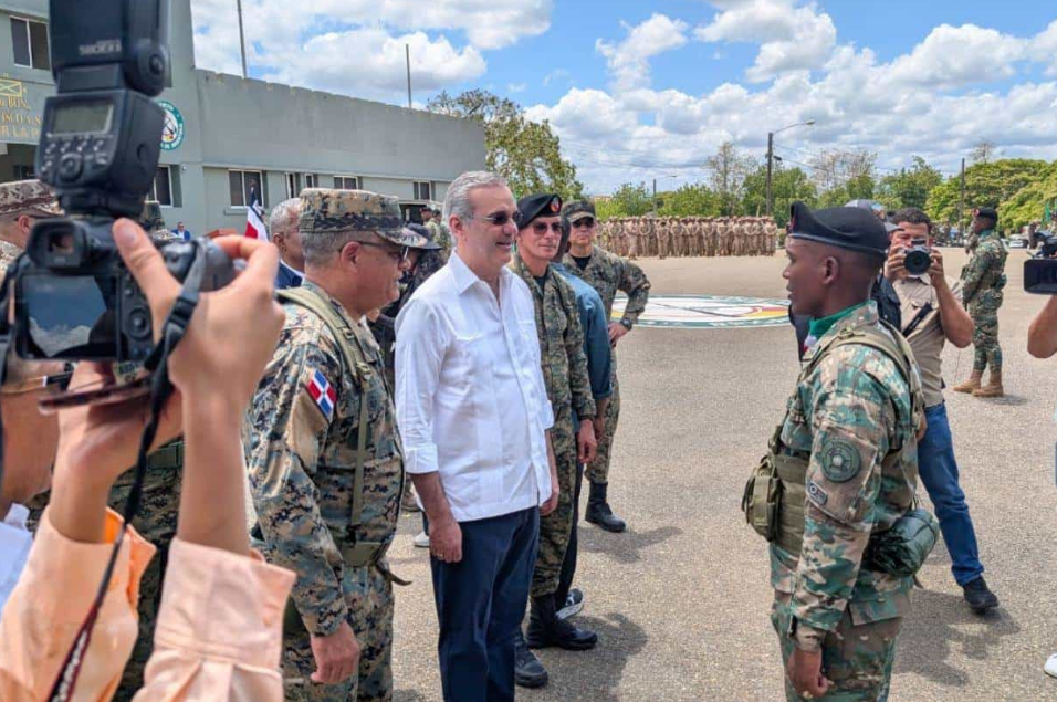 Abinader anuncia que antes de tres meses se iniciará licitación para ampliar el muro fronterizo